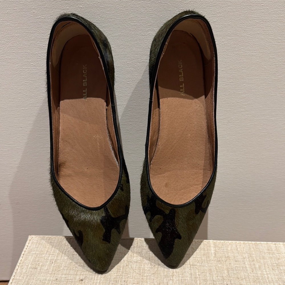 Stylish Olive Green Flats by All Black